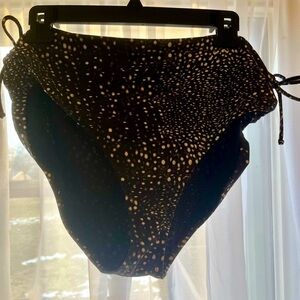 NWOT- Carrie Underwood Calia swim suit bottoms size XL
